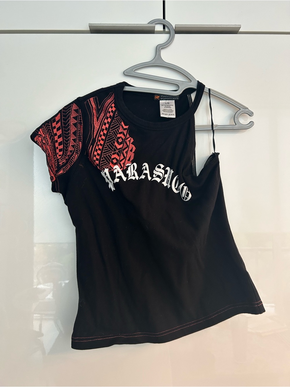 Black & Red Asymmetrical Graphic Tank Top - PARASUCO Style